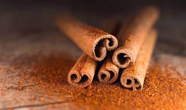 Metabolism-boosting foods - cinnamon and chili pepper