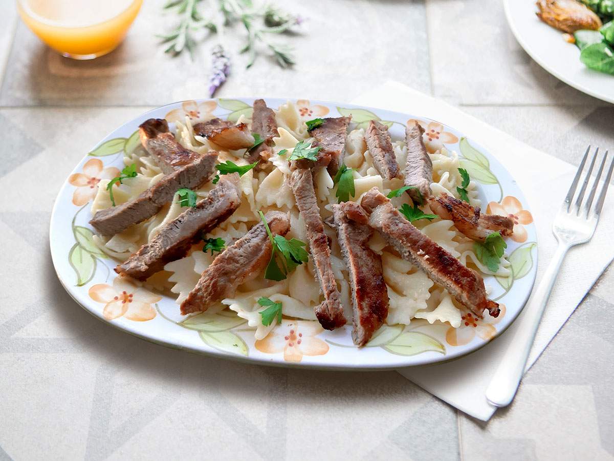  Biftekli Makarna tarifi