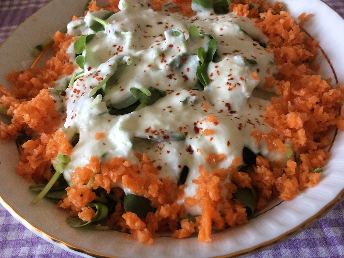 Havuçlu Semizotu Salatası tarifi