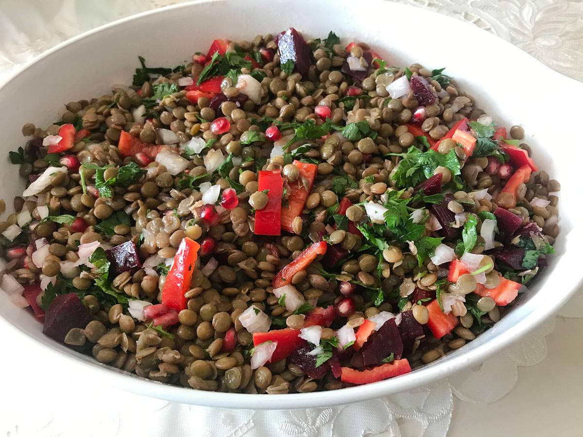 Narlı Yeşil Mercimek Salatası tarifi