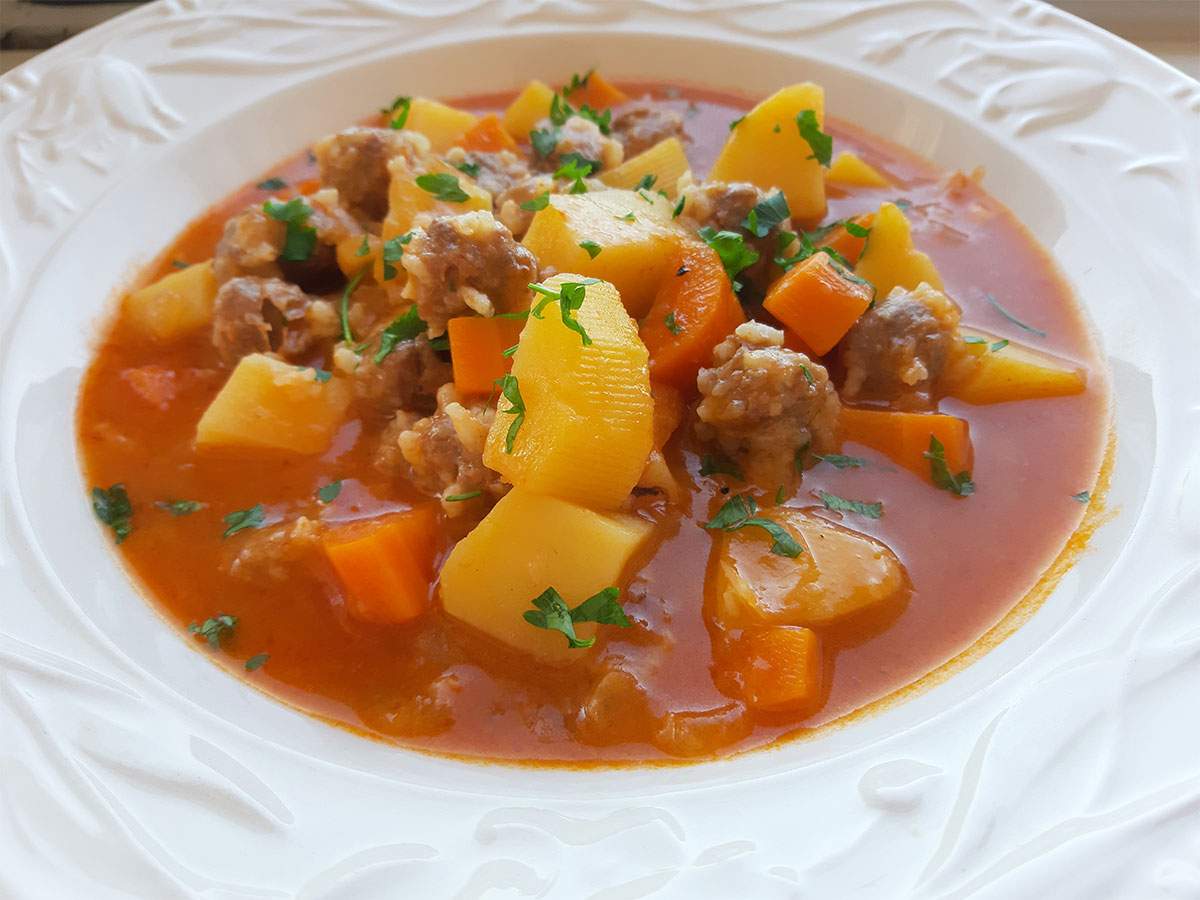 Sebzeli Sulu Köfte tarifi