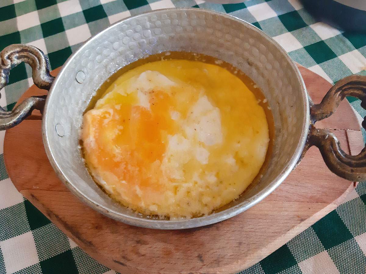 Tereyağında Yumurta recipe