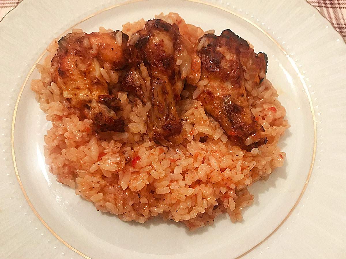 Domatesli Tavuklu Pilav tarifi