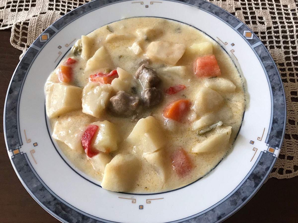 Etli ve Patatesli Terbiyeli Kereviz Yemeği tarifi