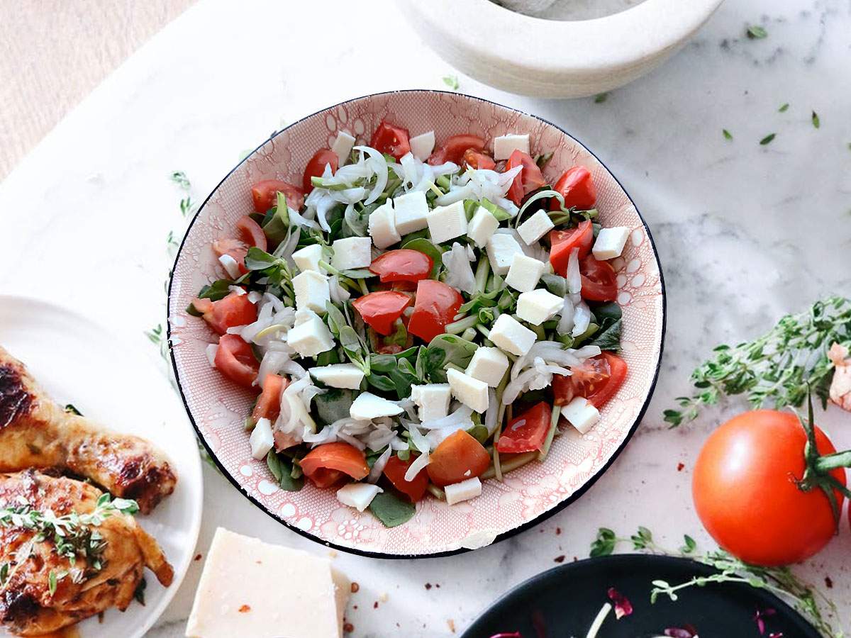 Hellimli Semizotu Salatası tarifi