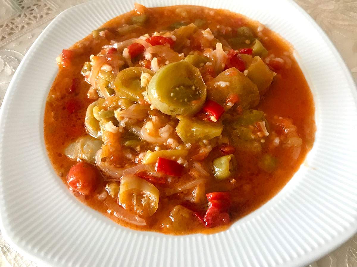 Kapya Biberli Yeşil Domates Yemeği tarifi