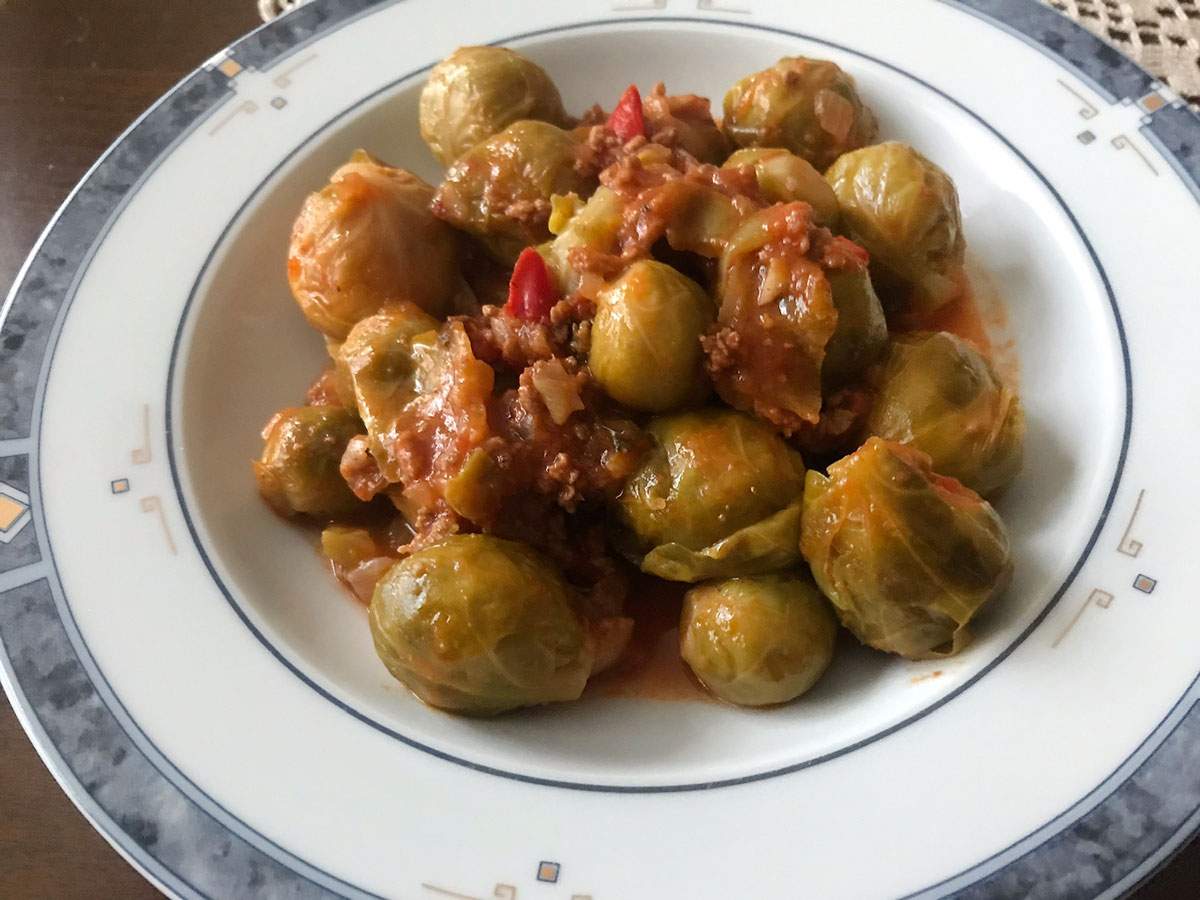 Kıymalı ve Kapya Biberli Brüksel Lahanası tarifi