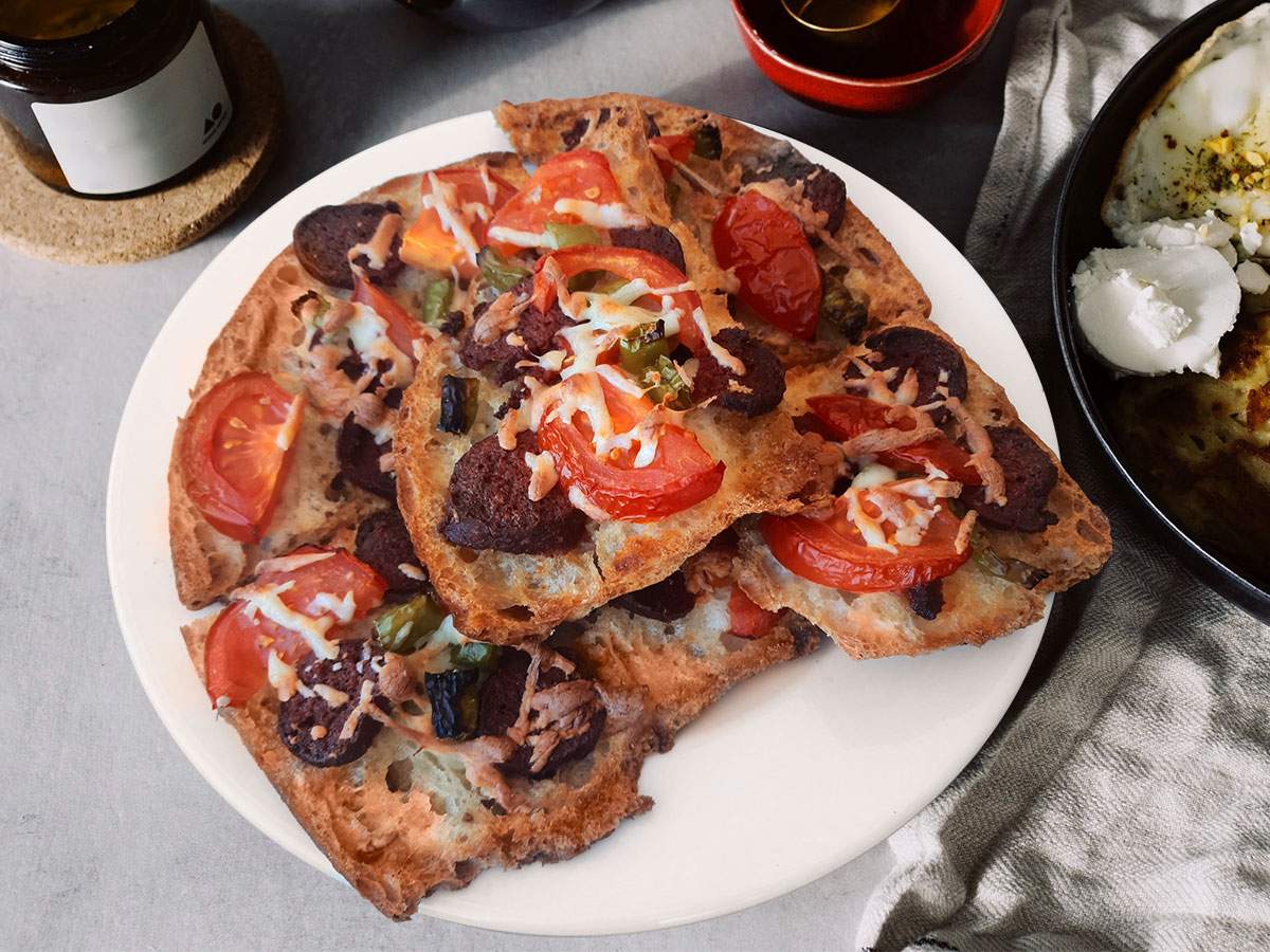 Pideden Sucuklu Bruşetta tarifi