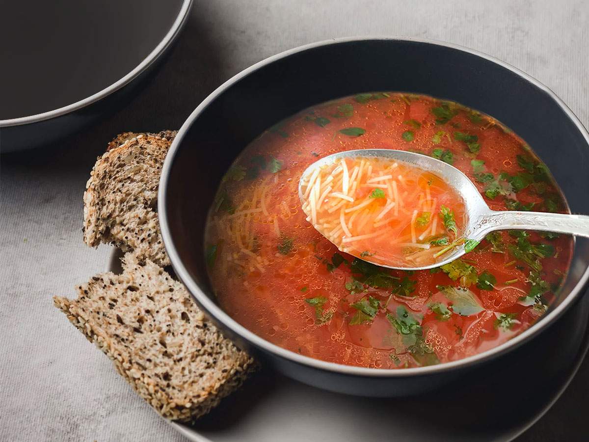 Sarımsaklı Tel Şehriye Çorbası tarifi