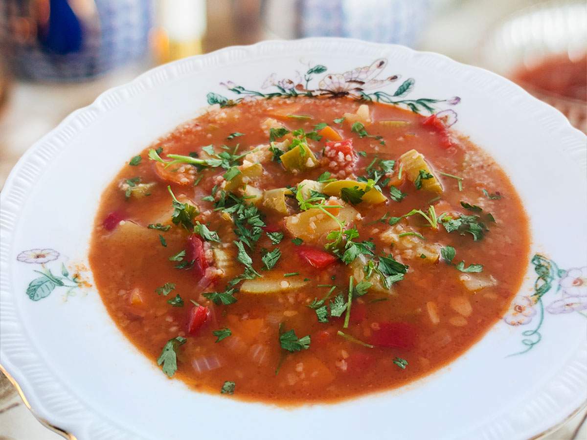 Sebzeli Bulgurlu Kabak Yemeği tarifi