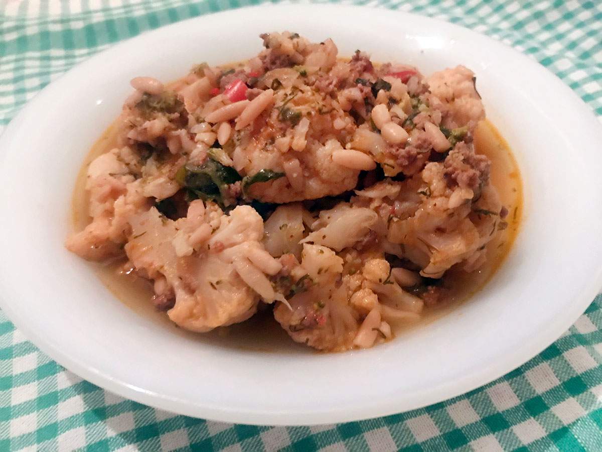 Arpa Şehriyeli Kıymalı Karnabahar Yemeği tarifi