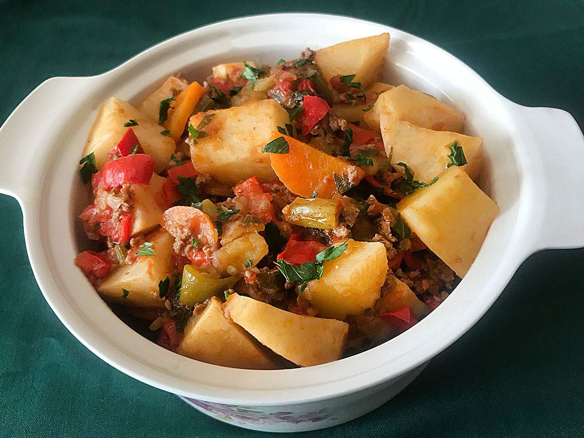 Kıymalı ve Patatesli Kereviz Yemeği tarifi