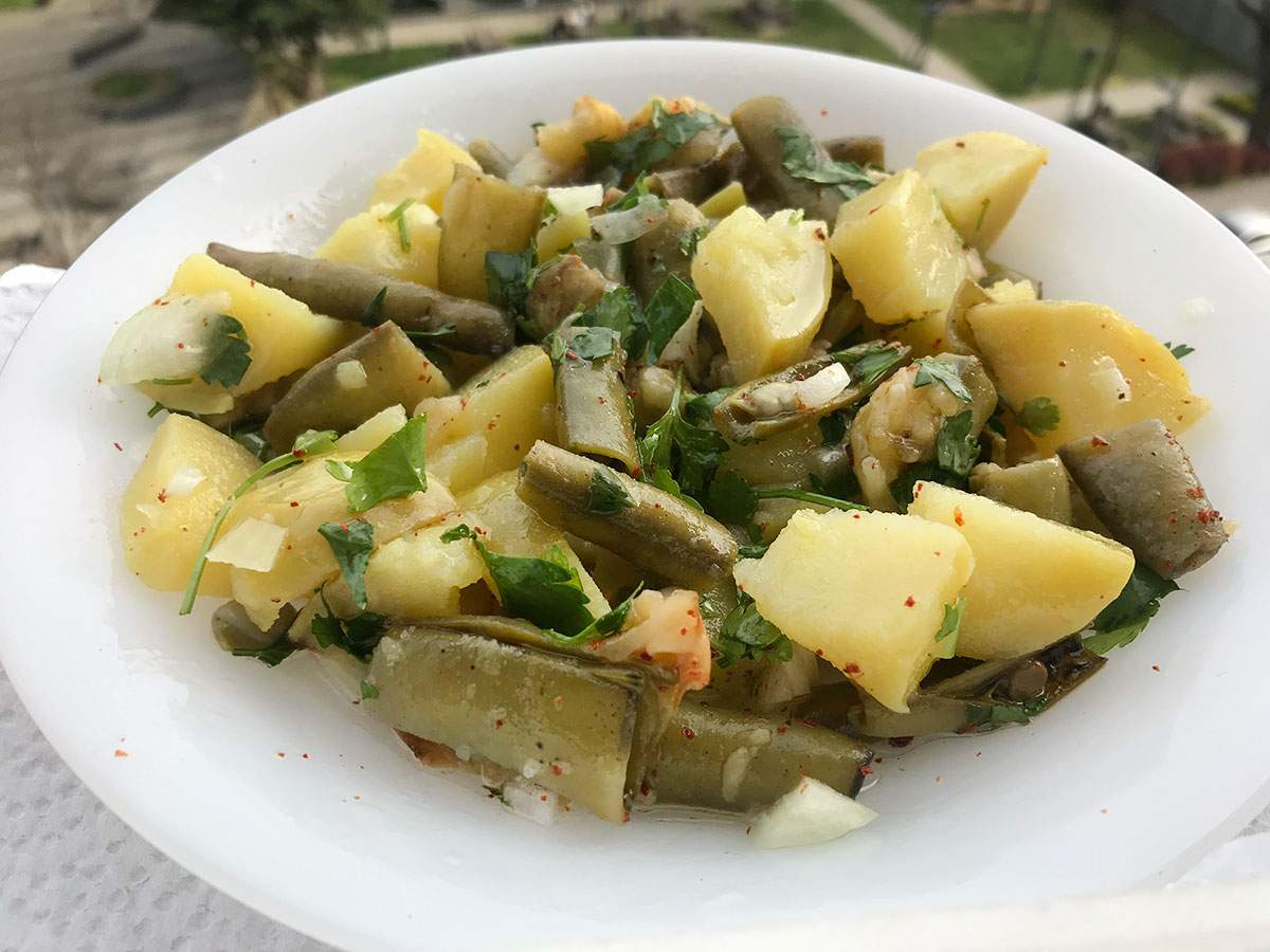 Patatesli Bakla Salatası tarifi