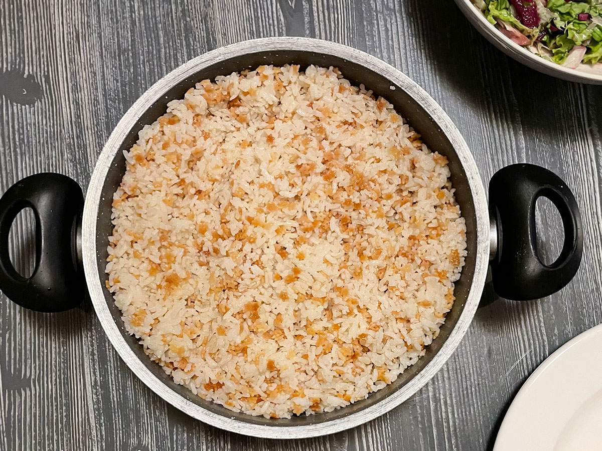 Tavuk Suyuna Arpa Şehriyeli Pirinç Pilavı tarifi