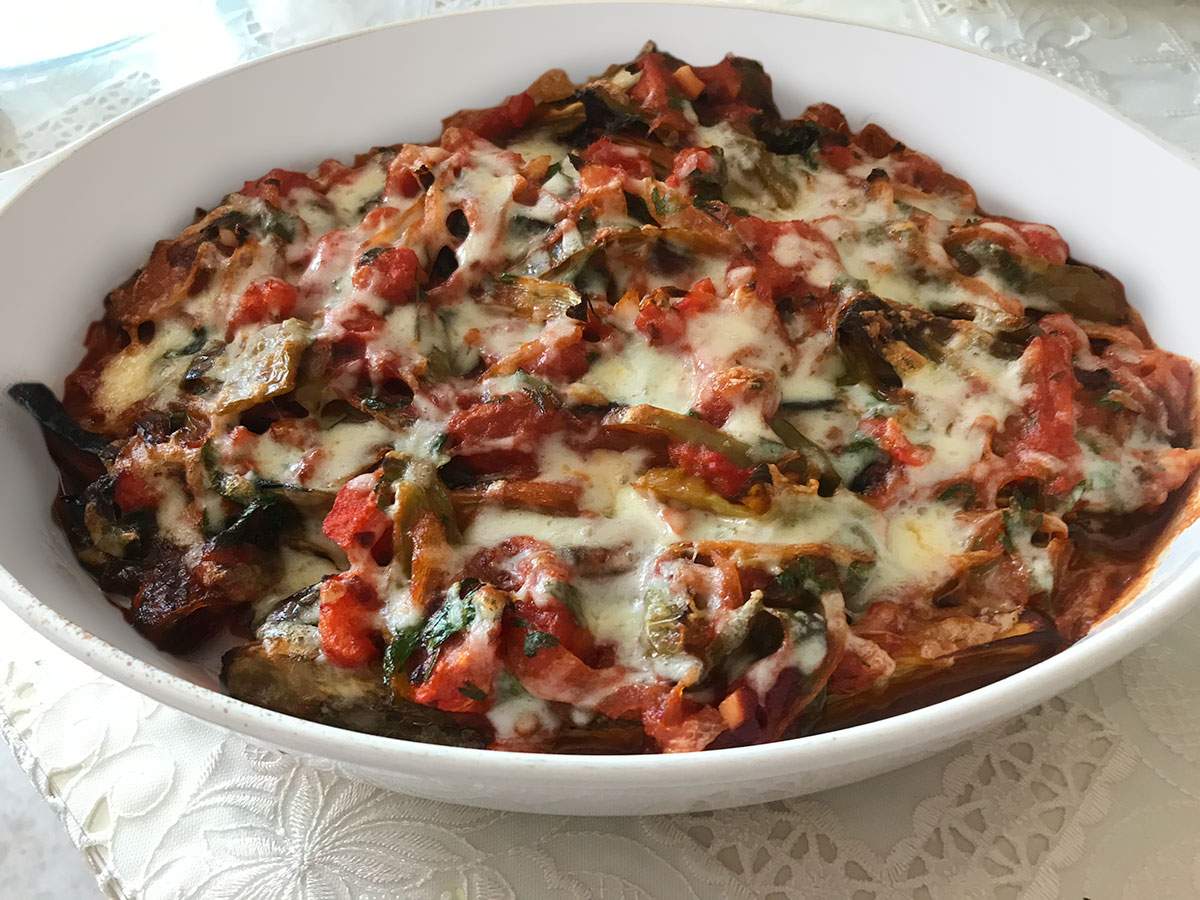 Domatesli Kaşarlı Patlıcan tarifi