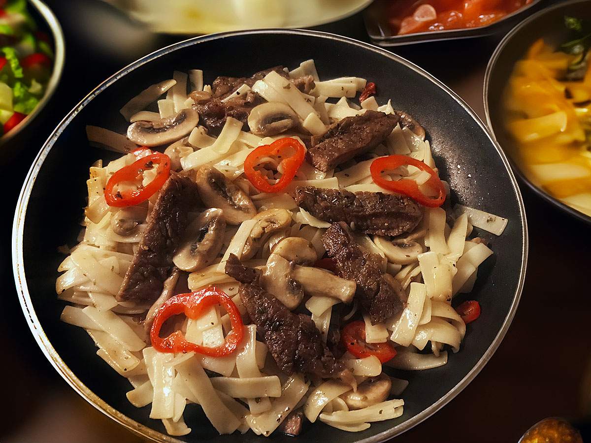 Erişteli Mantarlı Antrikot tarifi