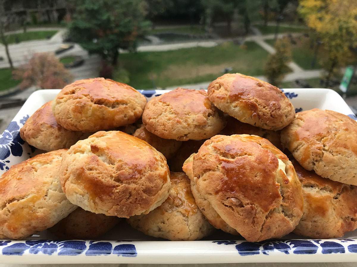 Peynirli Cevizli Poğaça tarifi