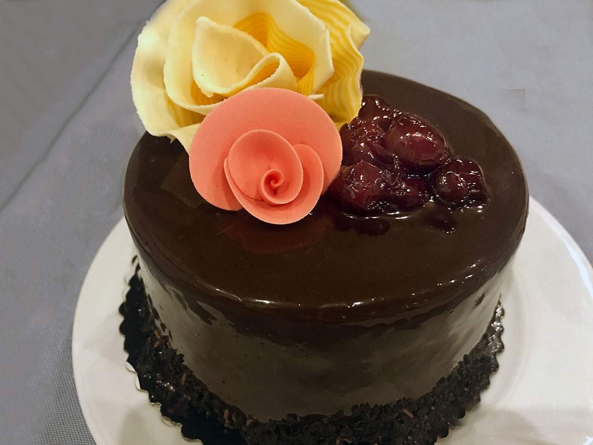 Vişneli Çikolatalı Pasta tarifi