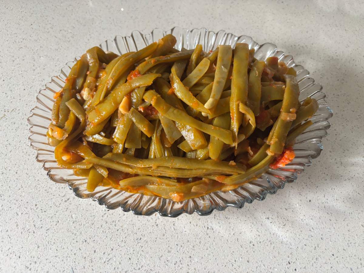 Zeytinyağlı Sarımsaklı Çalı Fasulyesi Tarifi - Lokum Gibi tarifi