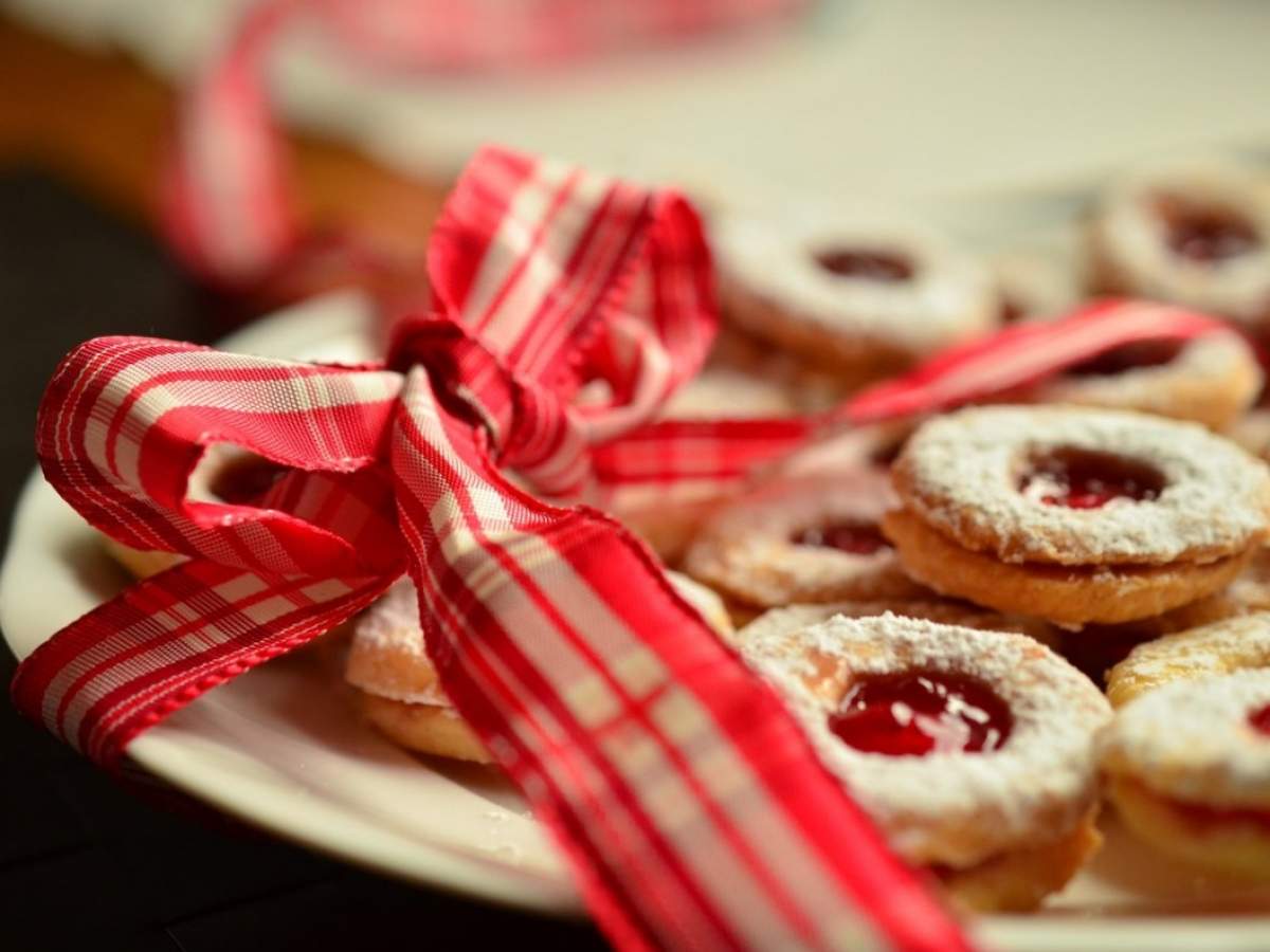 Knock on Your Friend's Door with These Treats If They're Hosting a New Year's Party