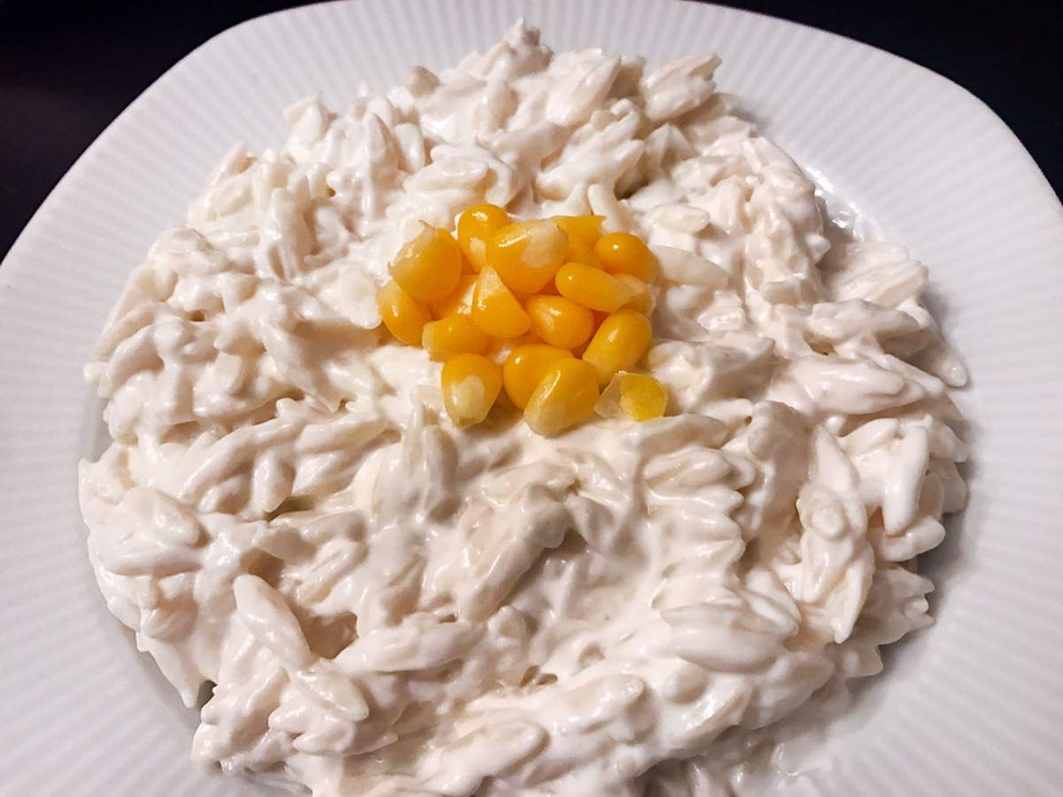 Yoğurtlu Arpa Şehriye Salatası tarifi