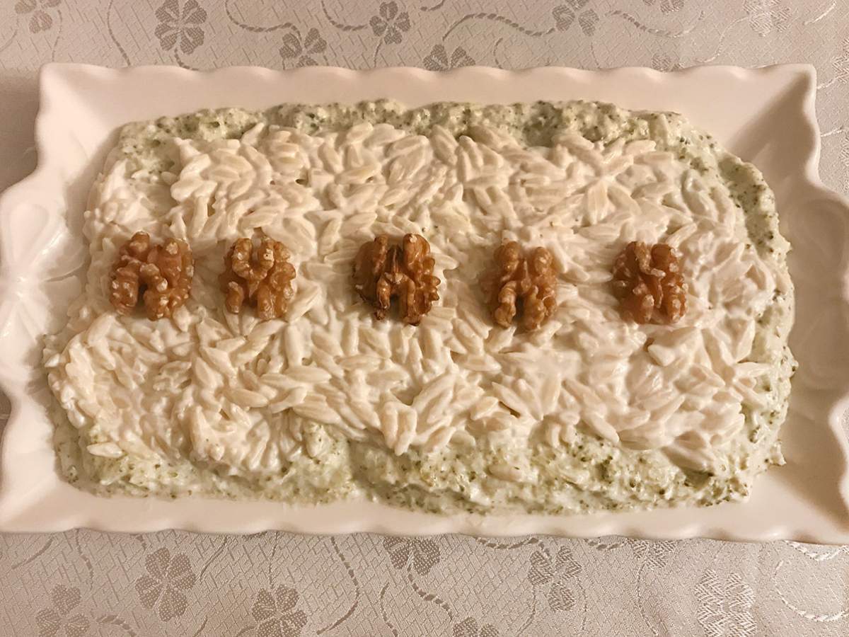  Arpa Şehriyeli Brokoli Salatası tarifi