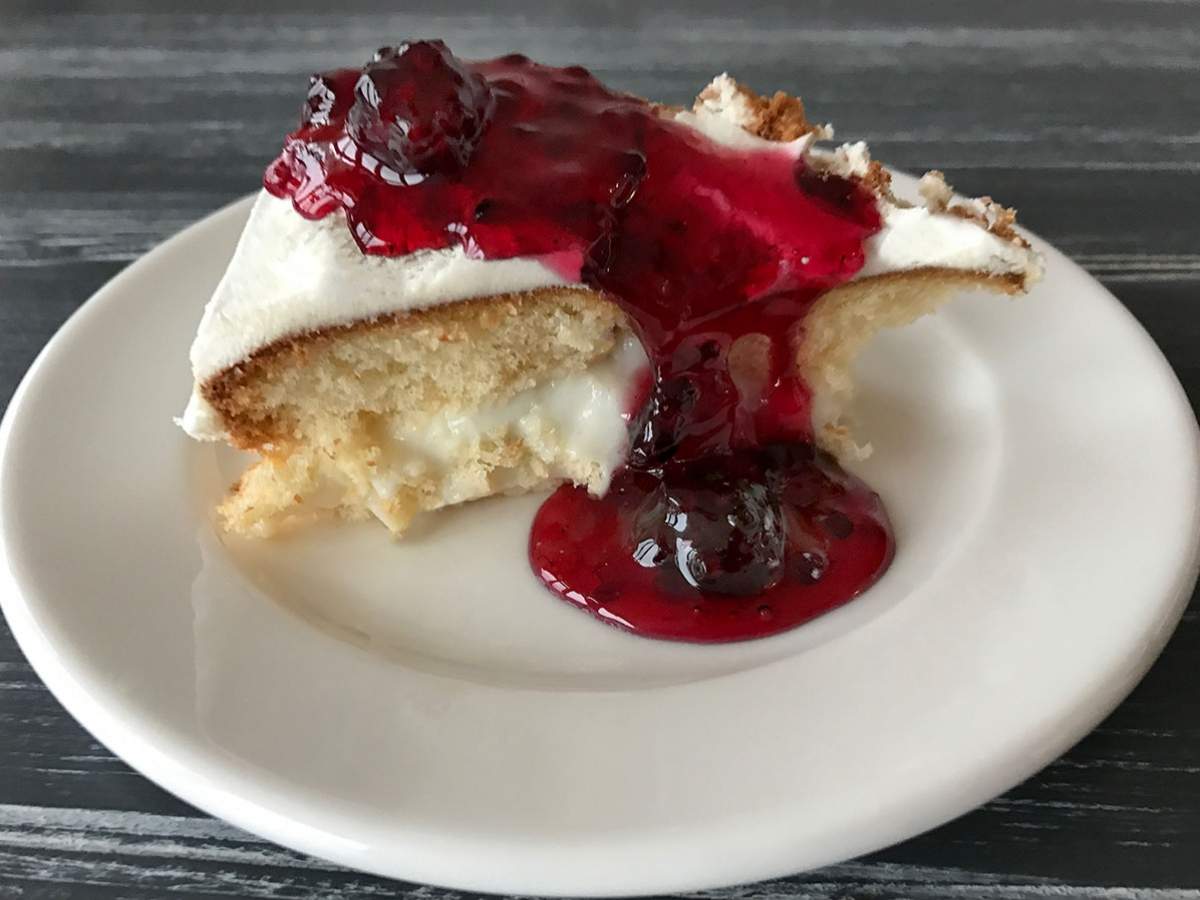 Böğürtlenli Pasta tarifi