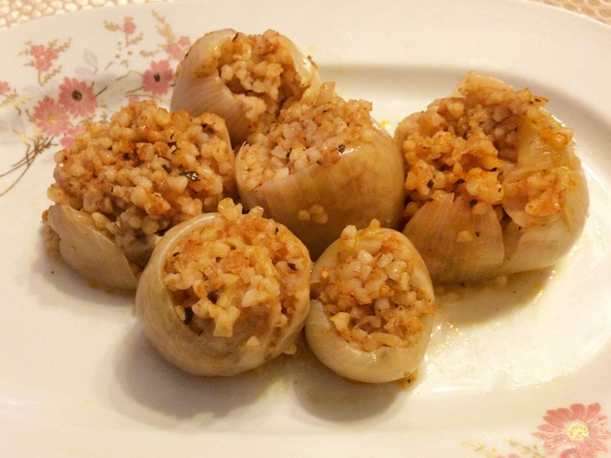 Bulgurlu Soğan Dolması tarifi