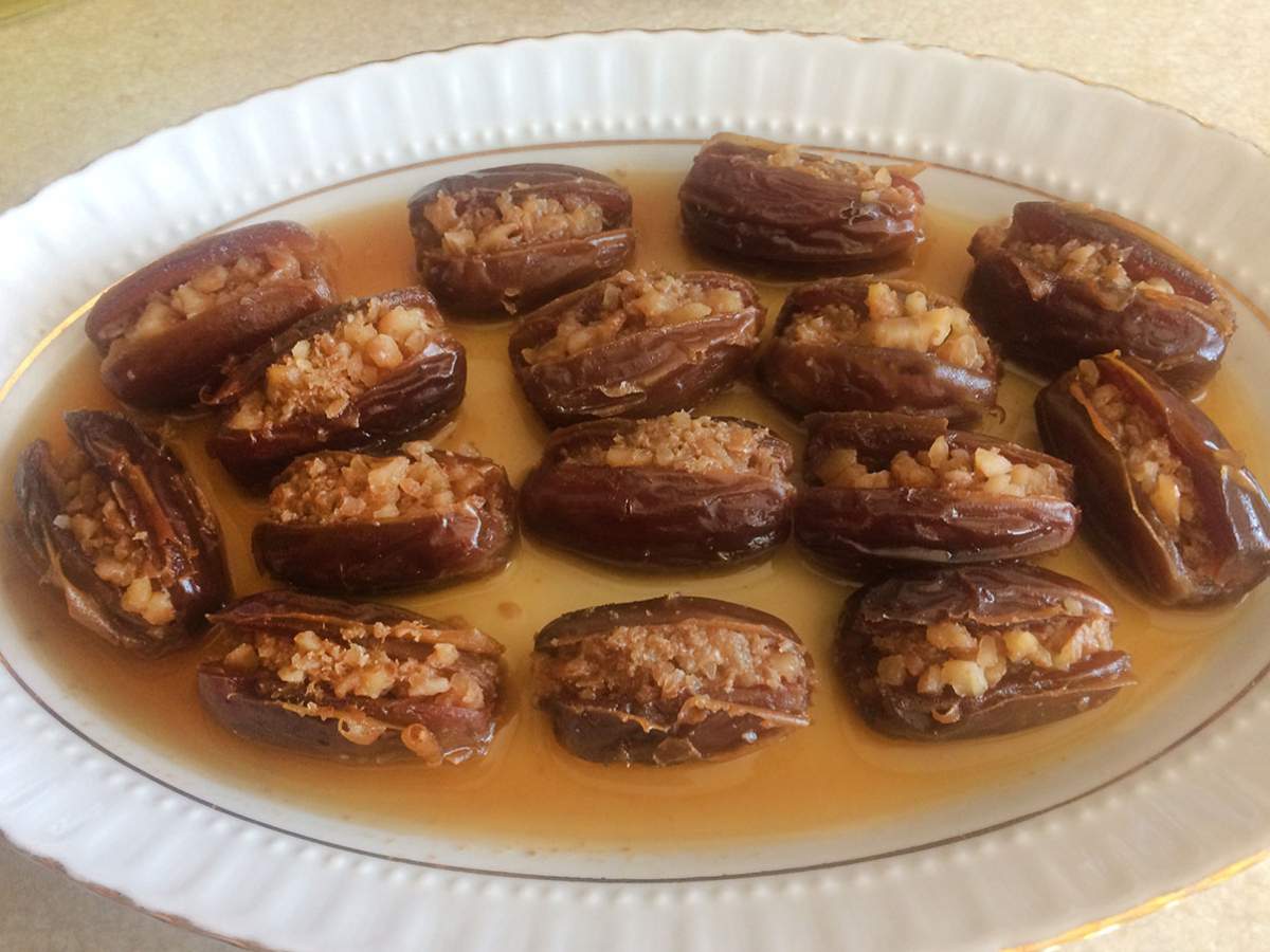 Cevizli Hurma Tatlısı recipe