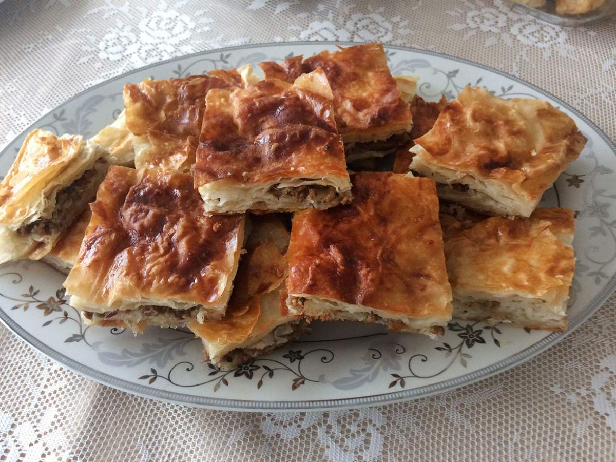Cevizli Kıymalı Börek  tarifi
