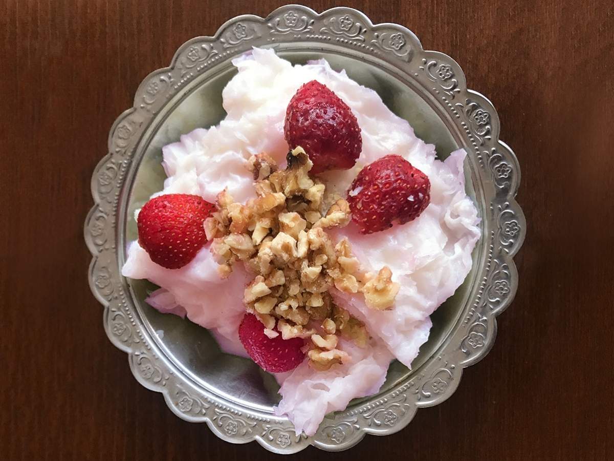 Çilekli Güllaç - Tam Kıvamında tarifi