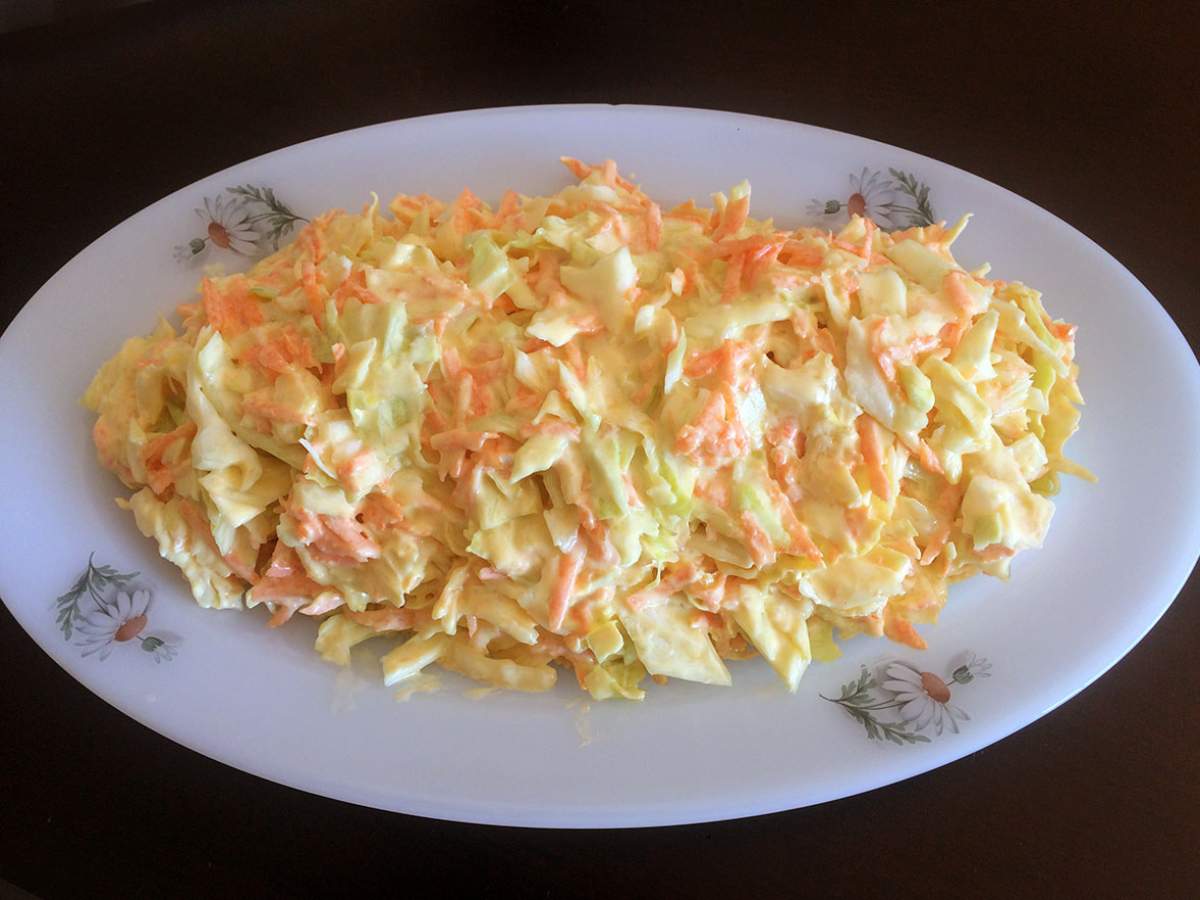 Coleslaw (Lahana) Salatası tarifi