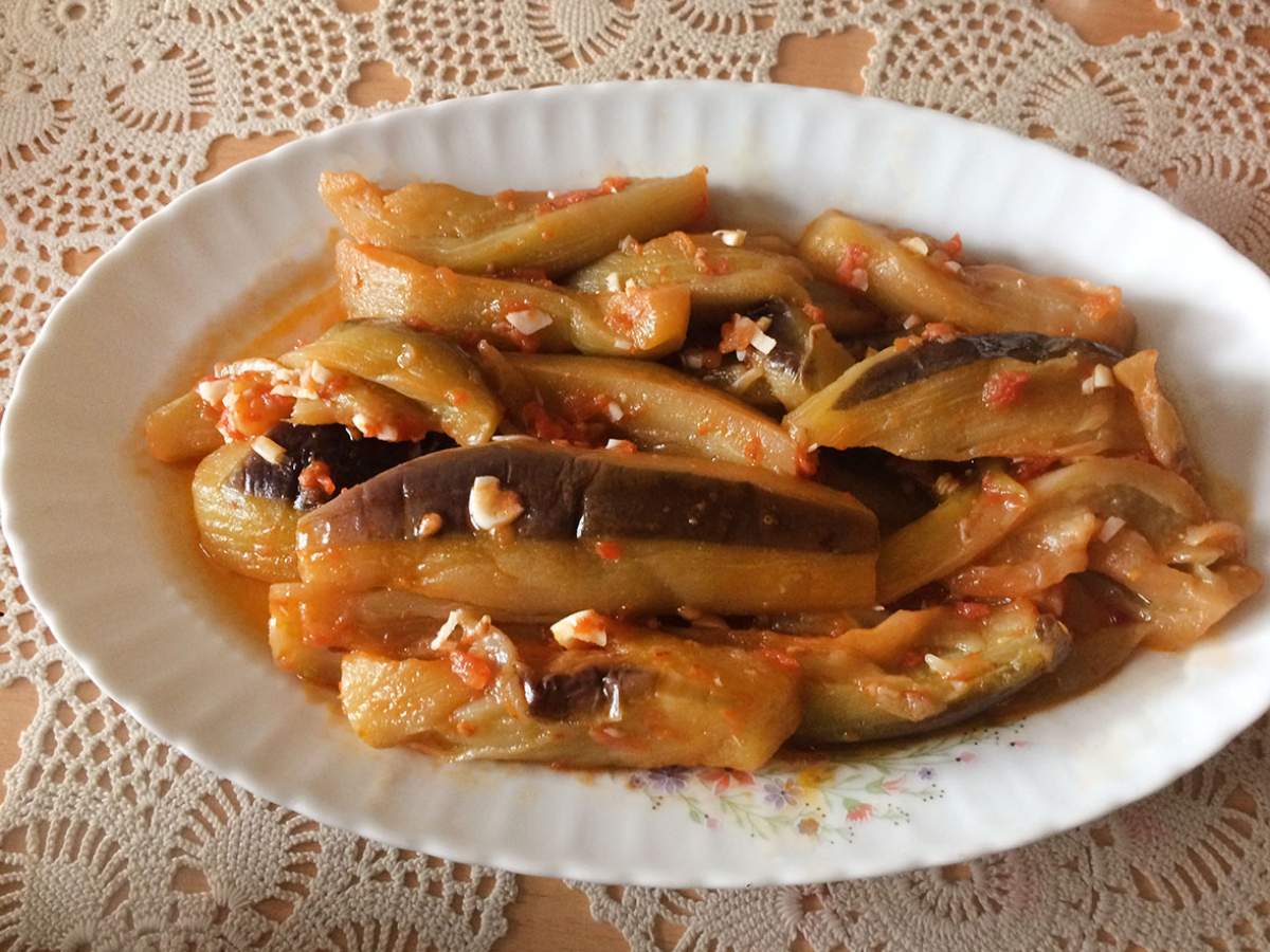 Domatesli Zeytinyağlı Patlıcan tarifi