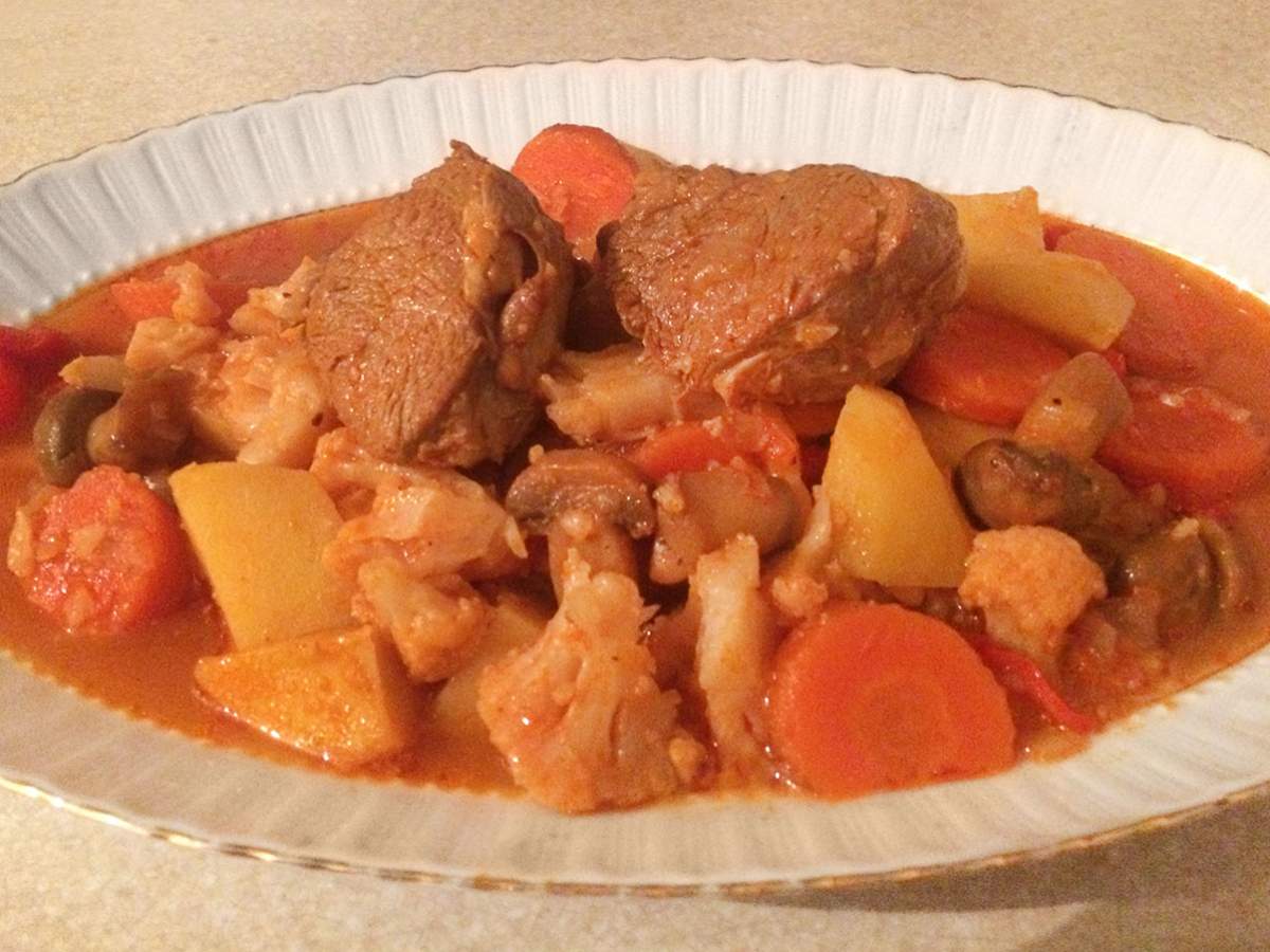 Etli Sebze Yemeği tarifi