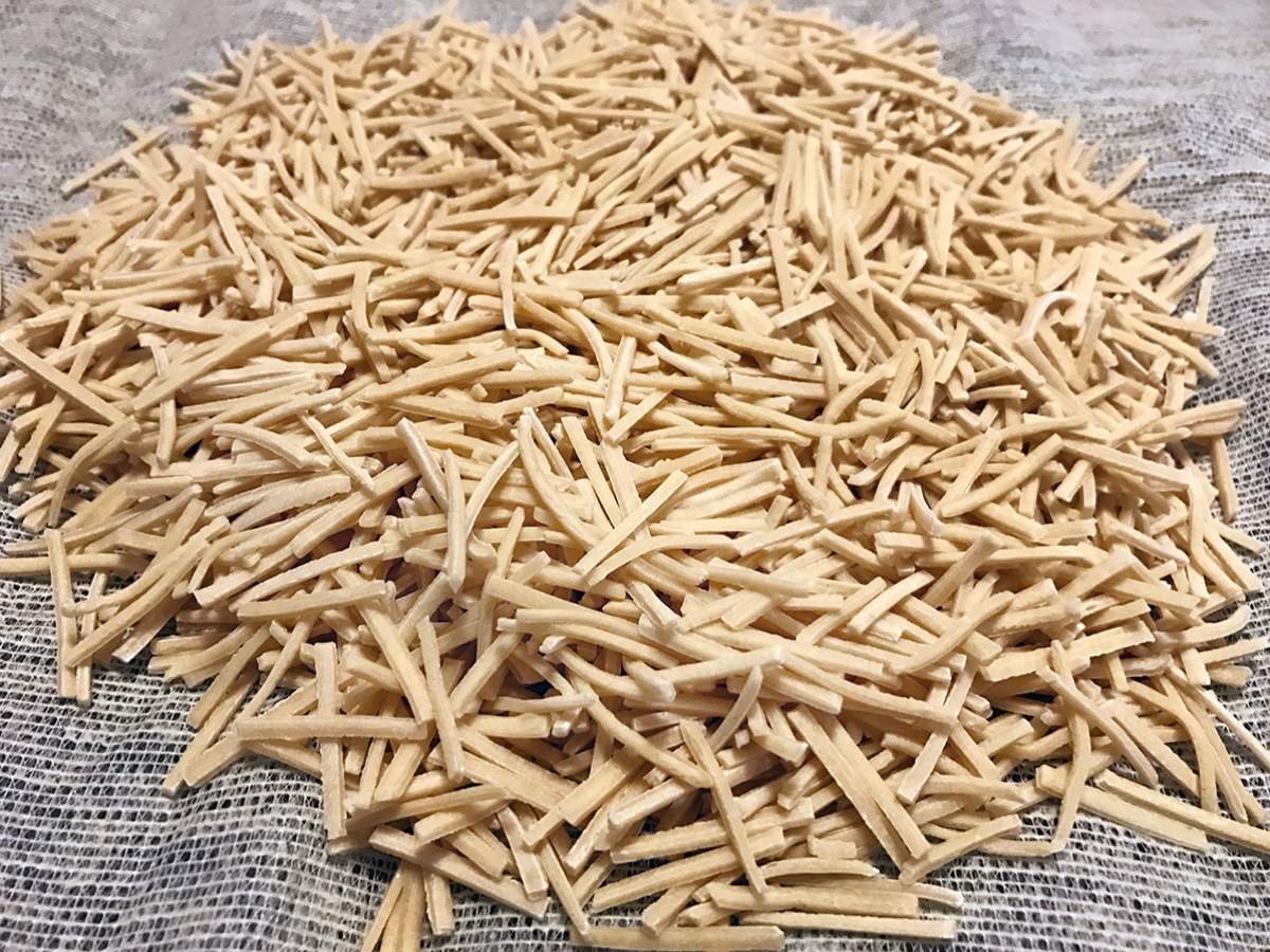 Ev Yapımı Erişte  tarifi