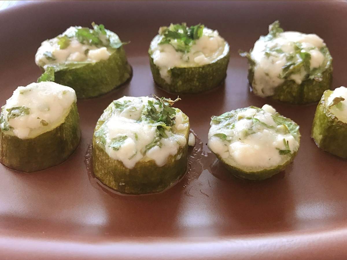 Fırında Beyaz Peynirli Kabak Dilimleri tarifi