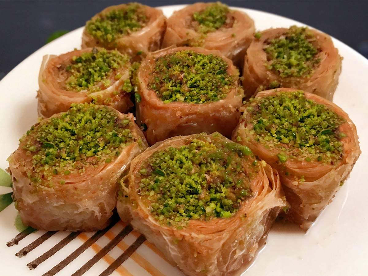 Fıstıklı Saray Sarması tarifi