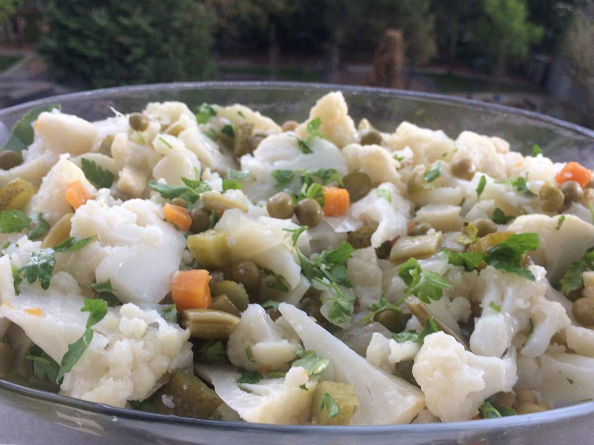 Garnitürlü Karnabahar Salatası tarifi