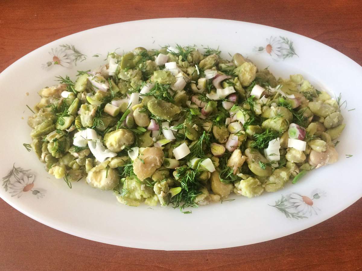 İç Bakla Salatası tarifi