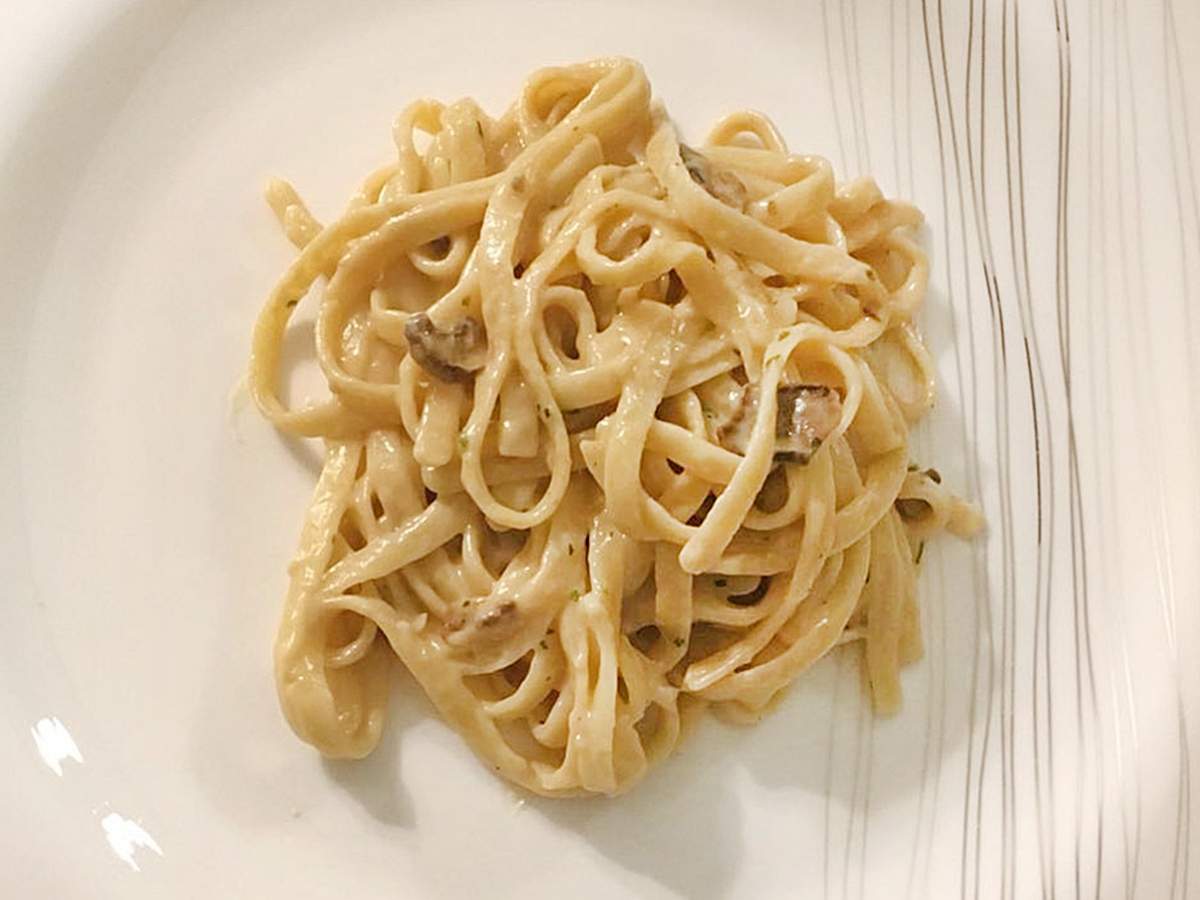 İtalyan Usulü Mantar Soslu Spagetti tarifi