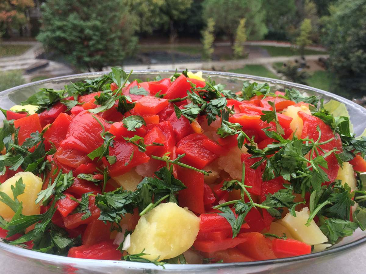 Kapya Biber Turşulu Patates Salatası tarifi