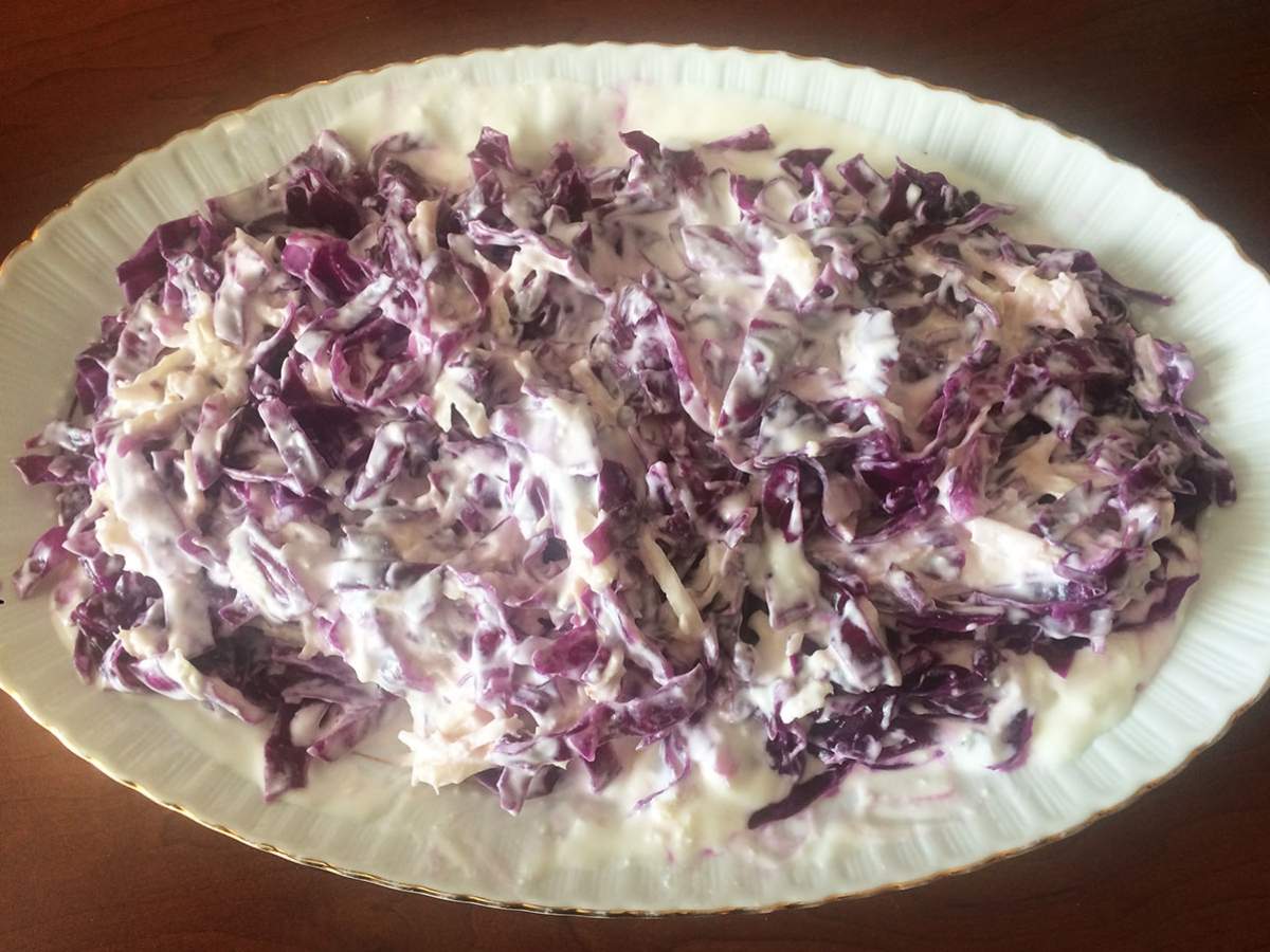 Kerevizli Kırmızı Lahana Salatası tarifi