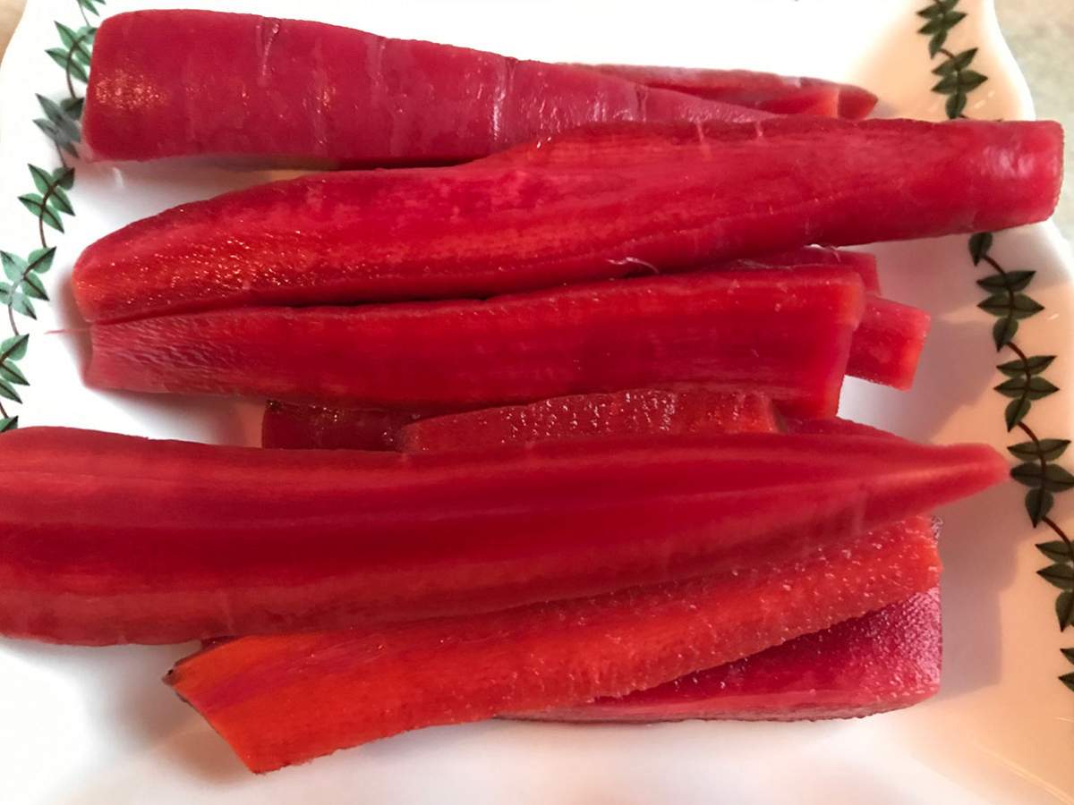 Kırmızı Havuç Turşusu tarifi