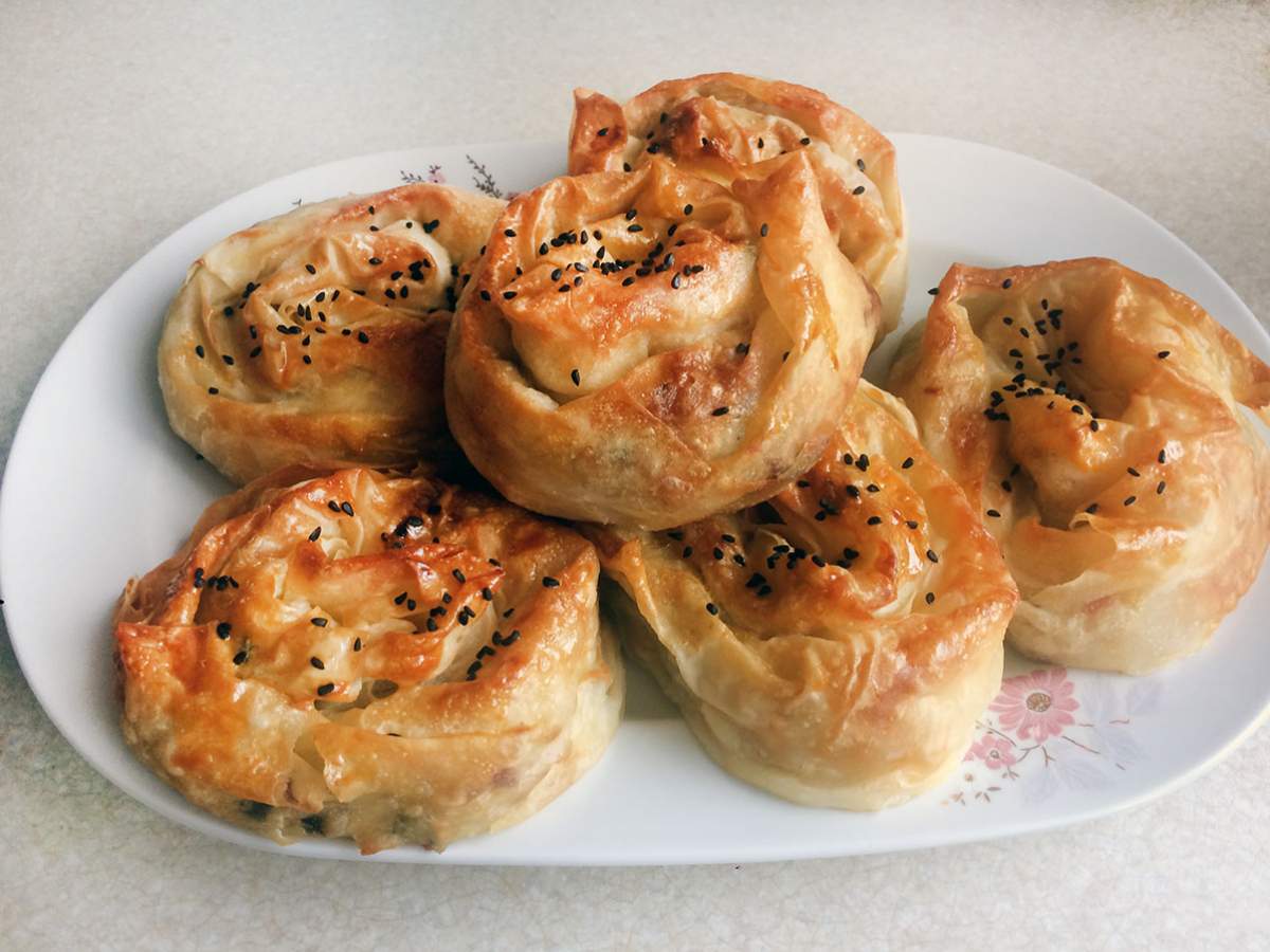 Kıymalı Gül Böreği tarifi