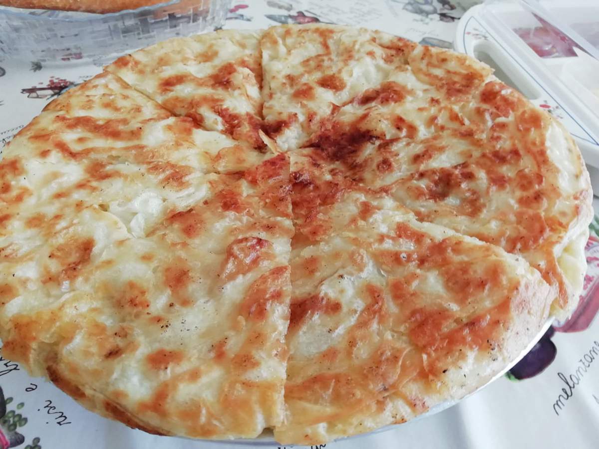 Kıymalı Kuru Yufka Böreği tarifi