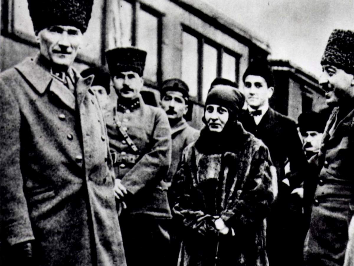 Women Heroes of the Turkish War of Independence