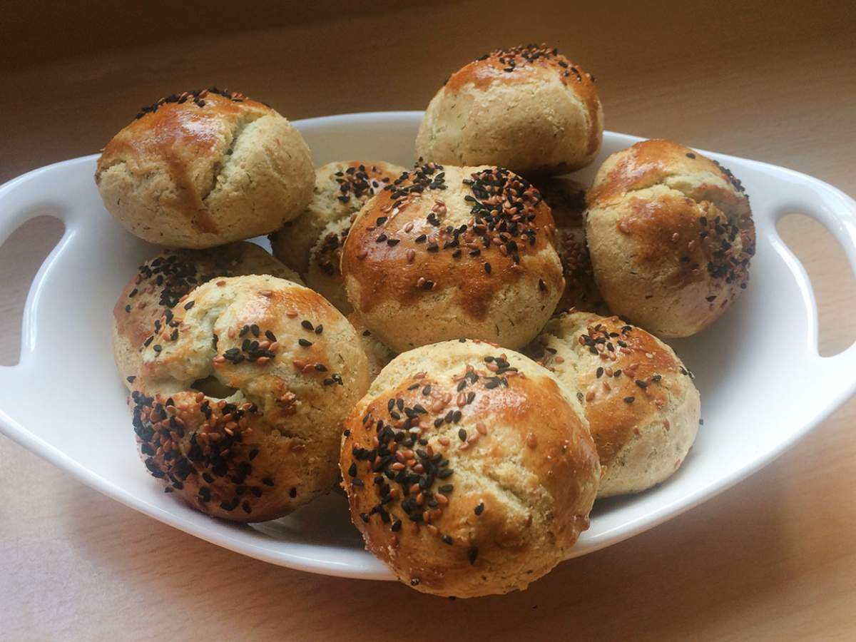 Mayalı Dereotlu Peynirli Poğaça tarifi