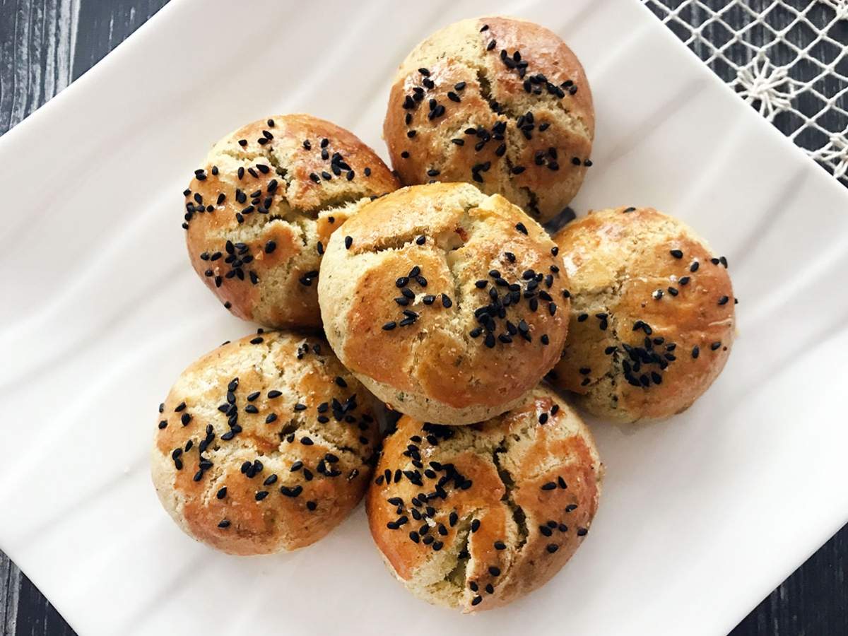 Mayalı Dereotlu Poğaça tarifi