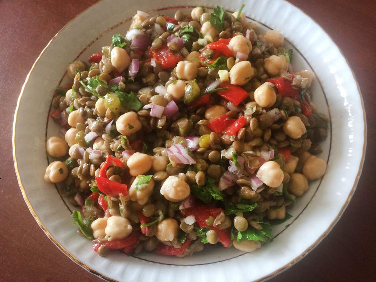 Nohutlu Mercimek Salatası tarifi