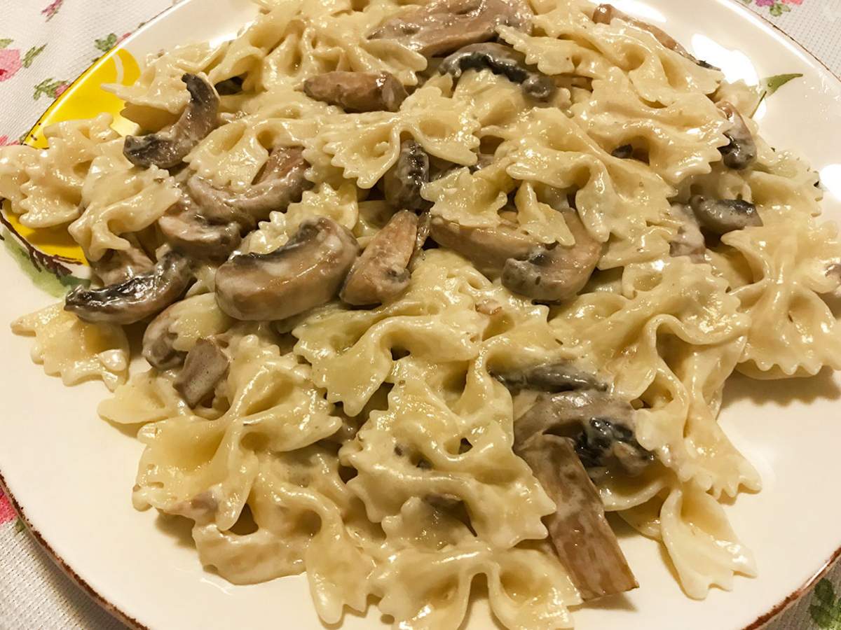 Parmesan Peynirli Mantarlı Makarna tarifi